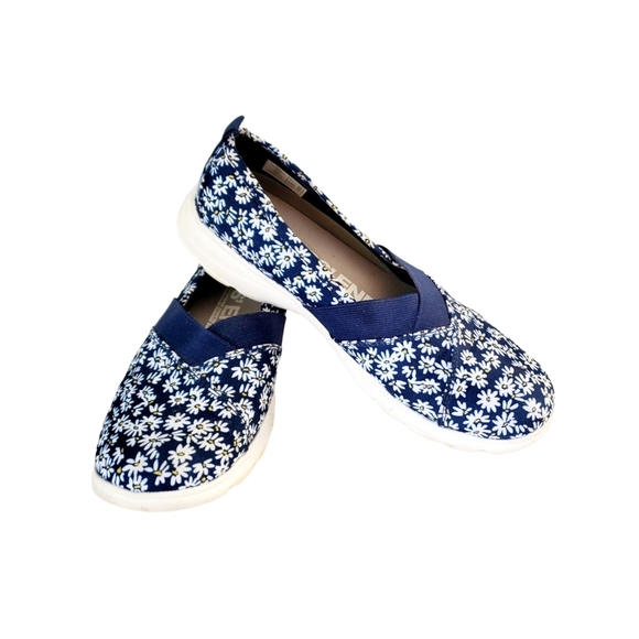 Lands End Navy Daisy Floral Slip on Comfort Shoes Size 7.5 - Picture 1 of 5
